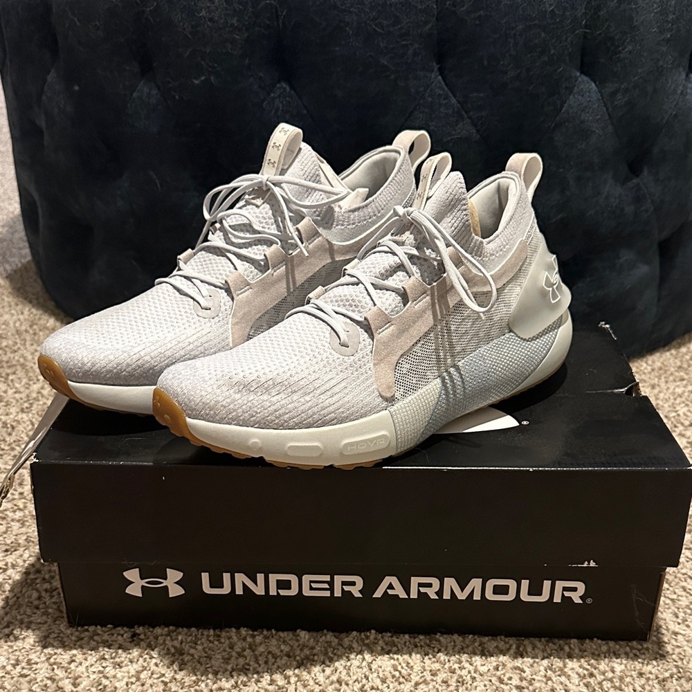 NEW Under Armour Gray HOVR Phantom 3 SE ELVTE